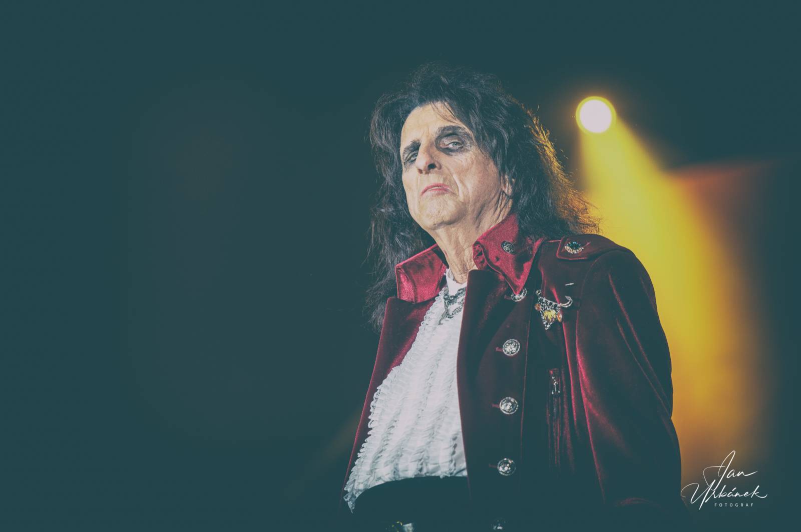 Hollywood Vampires míří do Prahy. Johnny Depp, Alice Cooper, Joe Perry a Tommy Henriksen obsadí v září Sportovní halu Fortuna