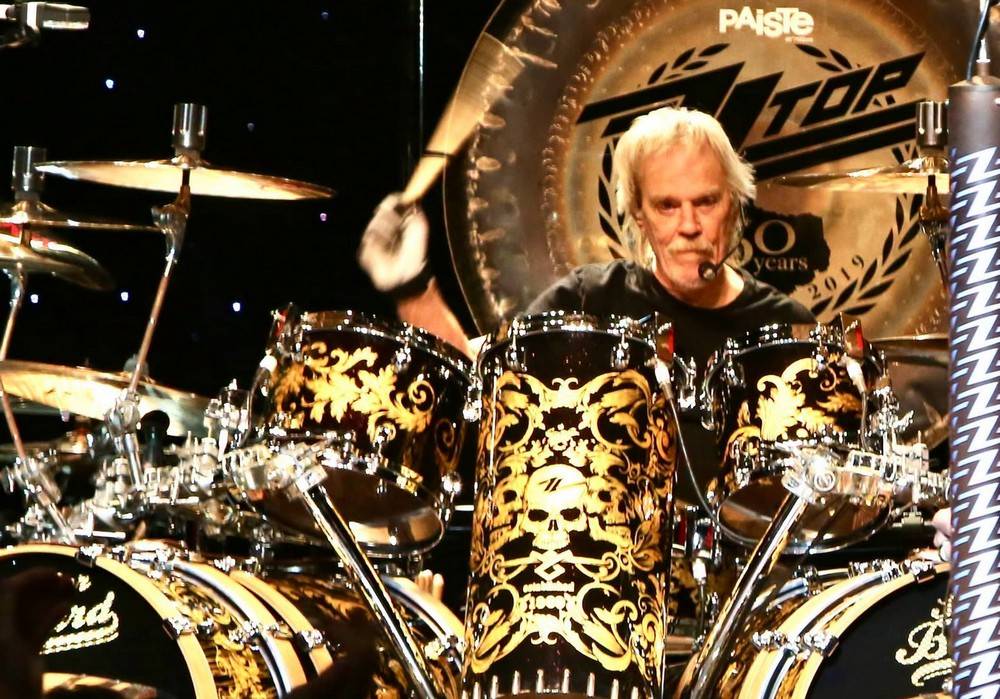 Zemřel Frank Beard, bubeník legendárních ZZ Top. Bylo mu 77 let