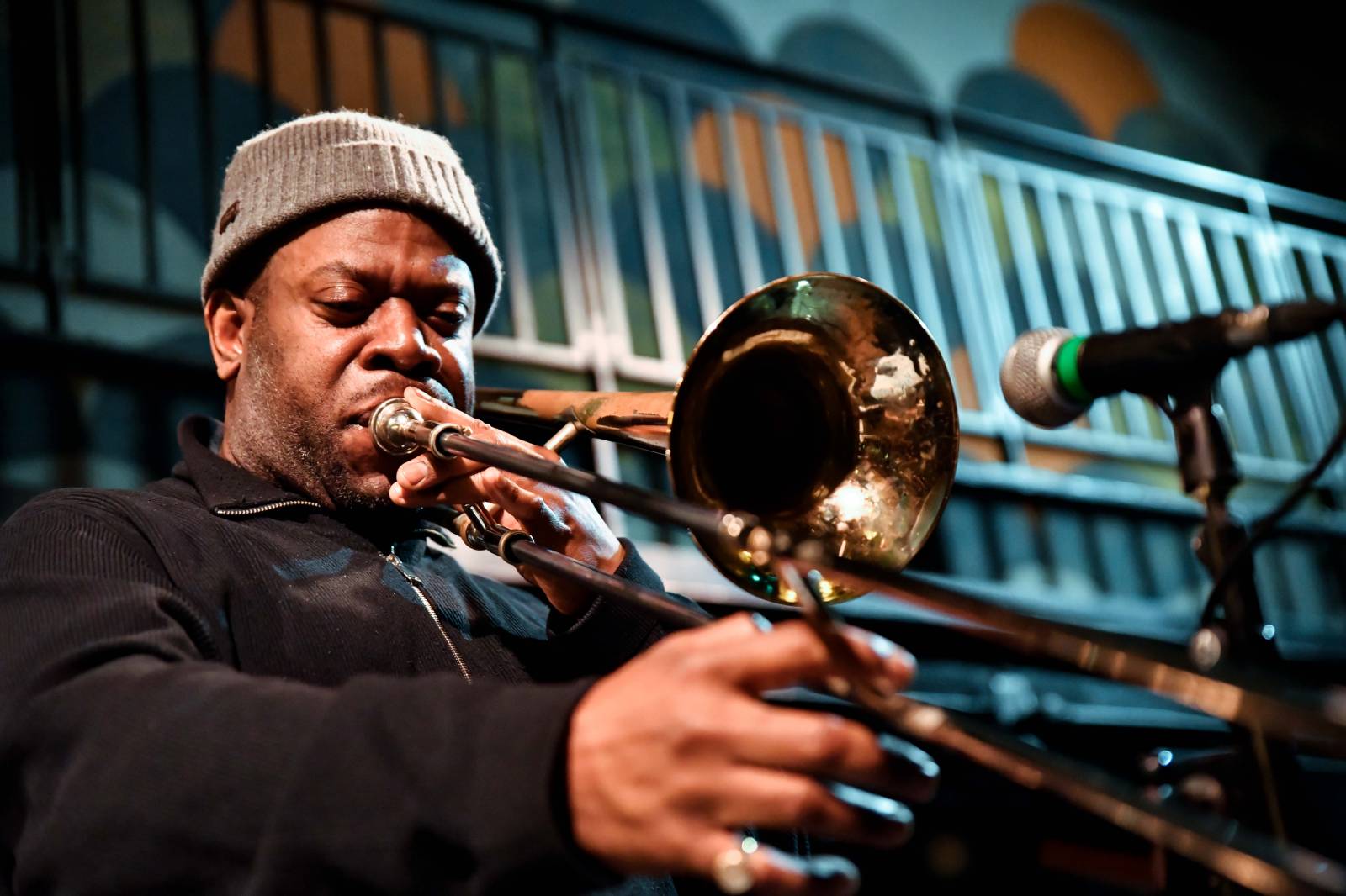 Zemřel trombonista Harry Brown. Spolupracoval s Adele, Johnem Legendem i Tomem Jonesem