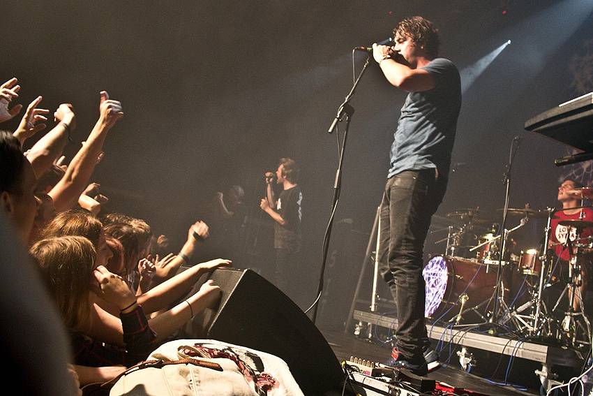 LIVE: Enter Shikari v Brně: pot, špína a jeden z nejlepších klubových zážitků