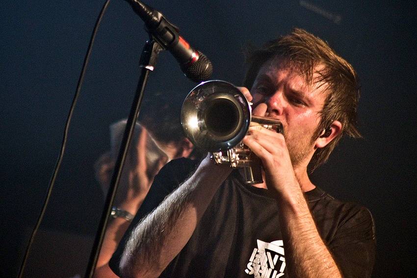 LIVE: Enter Shikari v Brně: pot, špína a jeden z nejlepších klubových zážitků