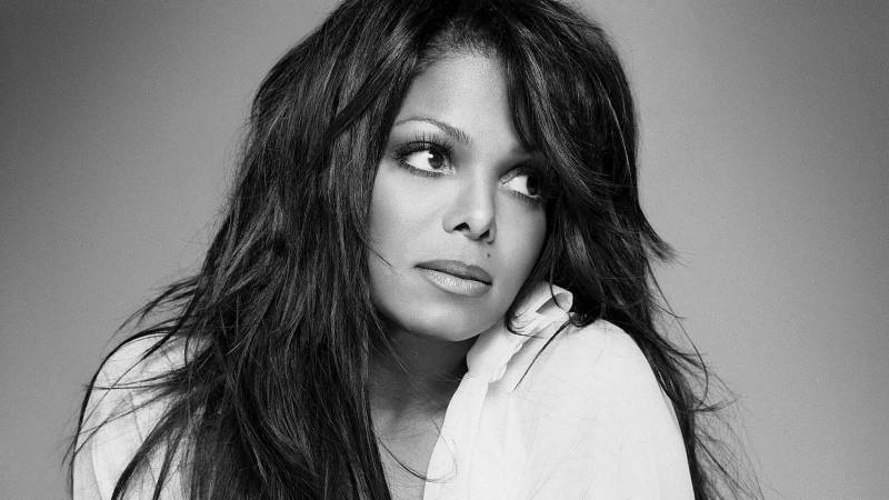RECENZE: Nezlomná Janet Jackson konverzuje s posluchačem tváří v tvář