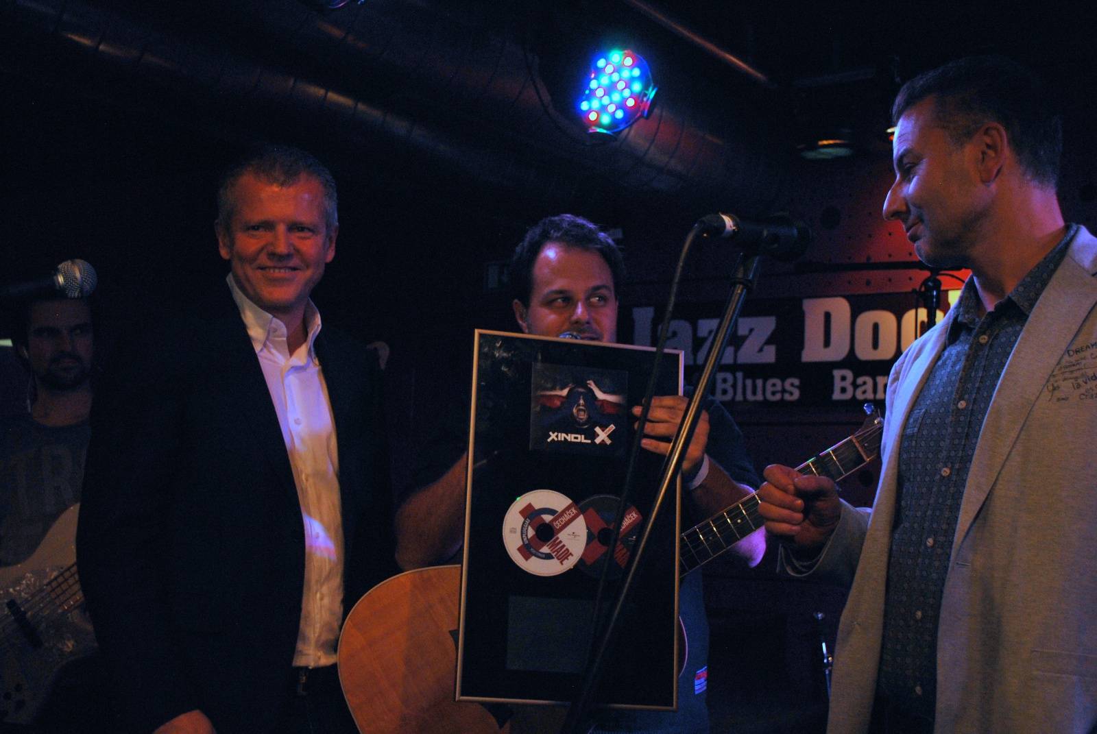 LIVE: V Jazz Docku se rozdávaly desky ze zlata a platiny, mají je Michal Horáček a spol. i Xindl X