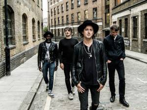 RECENZE: The Libertines příliš nesešli z cesty mezi garáží a klubem