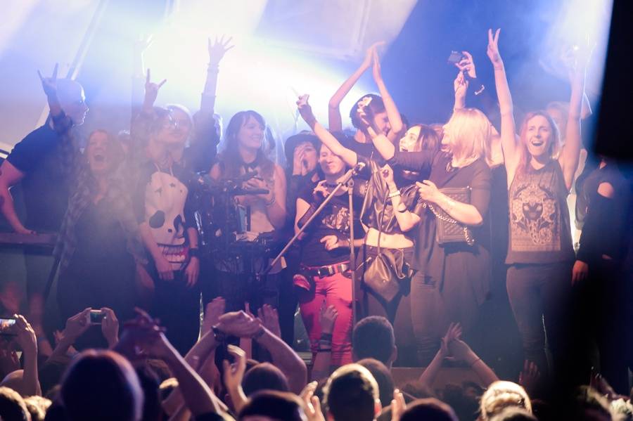 LIVE: Dekadentní návrat IAMX z blázince zpět na pódia