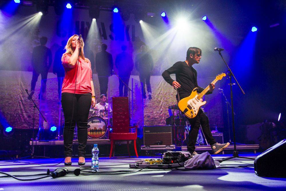 LIVE: Chinaski na turné - Rockfield naživo a pár hitů navrch jako bonus