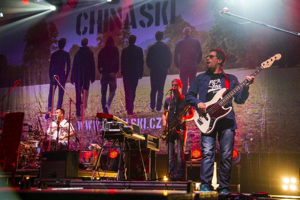 LIVE: Chinaski na turné - Rockfield naživo a pár hitů navrch jako bonus