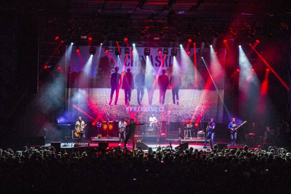 LIVE: Chinaski na turné - Rockfield naživo a pár hitů navrch jako bonus