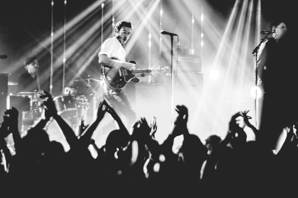 LIVE: Editors skončili v Praze dvě písně pod vrcholem