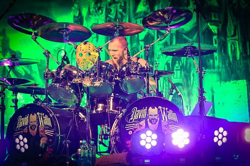 LIVE: Hymnické refrény HammerFall stále fungují, i když není plno