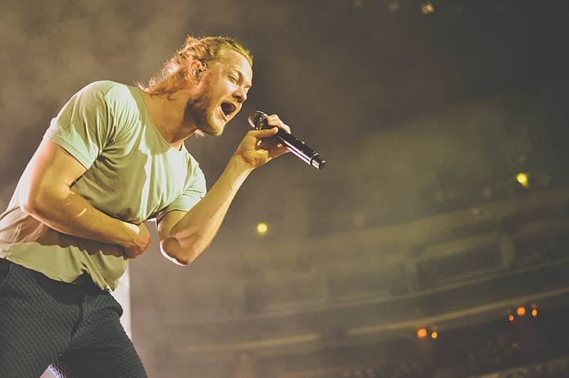 LIVE: Imagine Dragons svědčil klub víc. O2 arenou ale přesto otřásli
