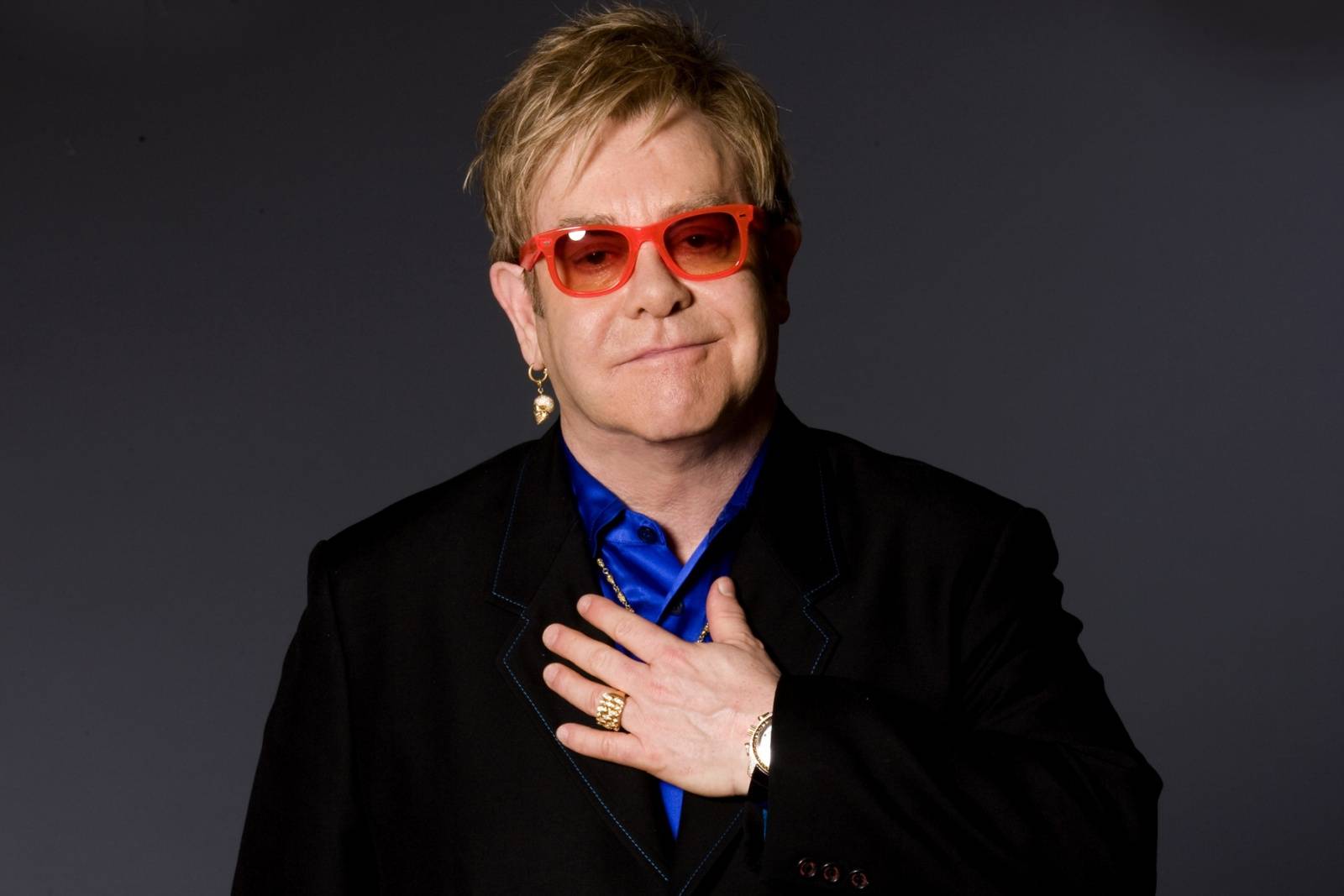 RECENZE:  Elton John má i na prahu sedmdesátky energii mladíka
