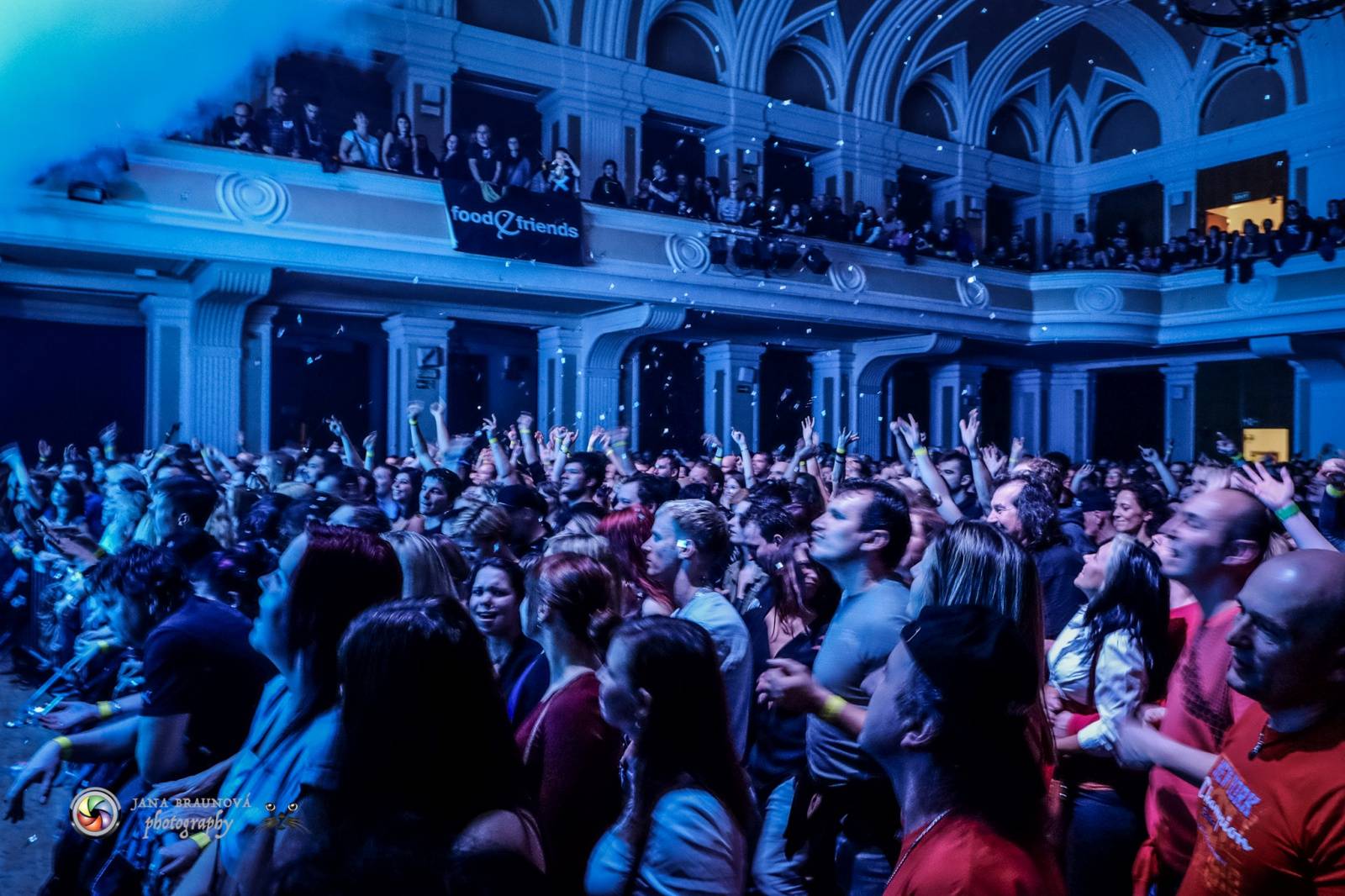 LIVE: Škwor v plzeňském Pekle: z pódia šlehaly plameny a fanoušci šíleli 