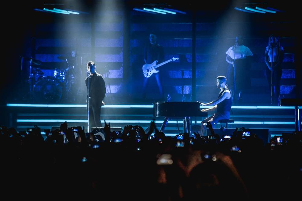 LIVE: Hurts Prahu tentokrát překvapili jenom svaly