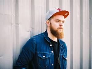RECENZE: Jack Garratt je přerostlé dítě s chutí experimentovat