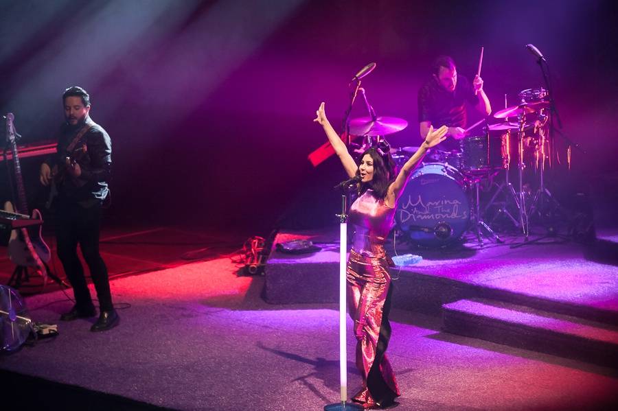 LIVE: Marina And The Diamonds je nejspíš utajenou dcerou řeckých bohů