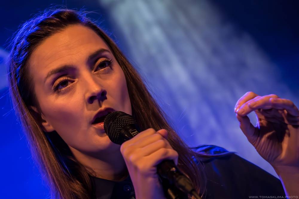 LIVE: Barbora Poláková pokřtila desku s pokorou a osobitě