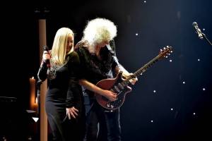 LIVE: Brian May a Kerry Ellis v Praze: Skromná show s bouřlivými ovacemi