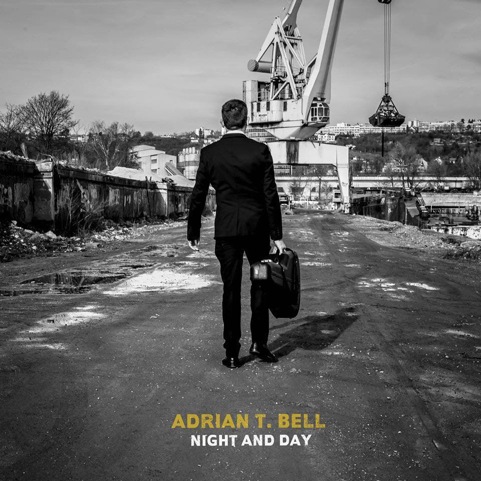 RECENZE: Adrian T. Bell smeká klobouk minulosti a staví se čelem současnosti