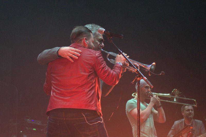 LIVE: Klubový koncert? Kryštof hráli ve Frýdku-Místku pro pět tisíc lidí