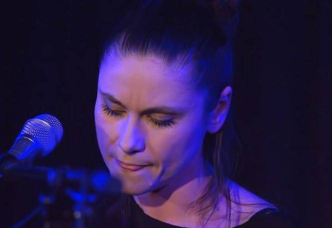 VIDEO: Lenka Dusilová očarovala vyprodaný opavský klub