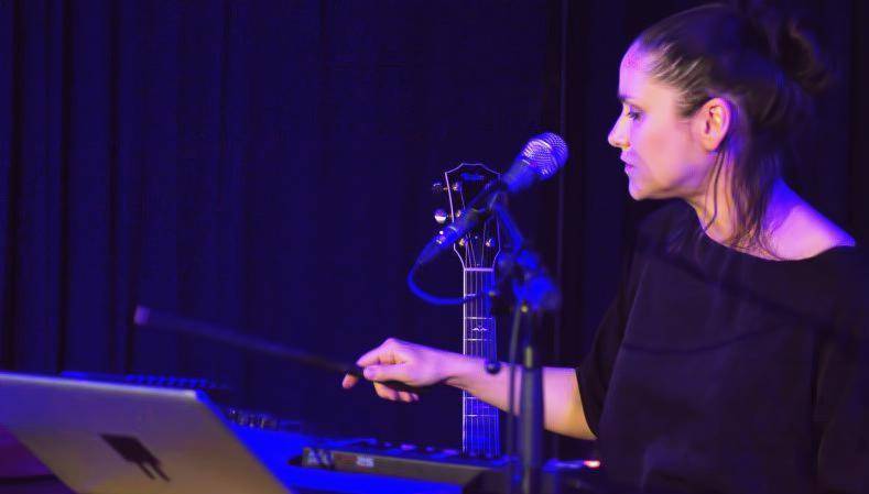 VIDEO: Lenka Dusilová očarovala vyprodaný opavský klub