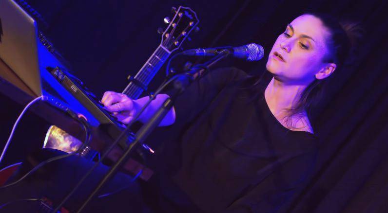 VIDEO: Lenka Dusilová očarovala vyprodaný opavský klub