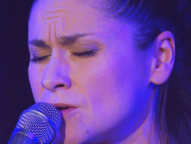 VIDEO: Lenka Dusilová očarovala vyprodaný opavský klub