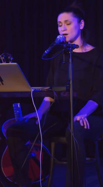 VIDEO: Lenka Dusilová očarovala vyprodaný opavský klub