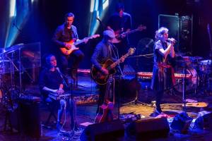 LIVE: Lenka Dusilová oslavila život (Ba)romanticky s Longital