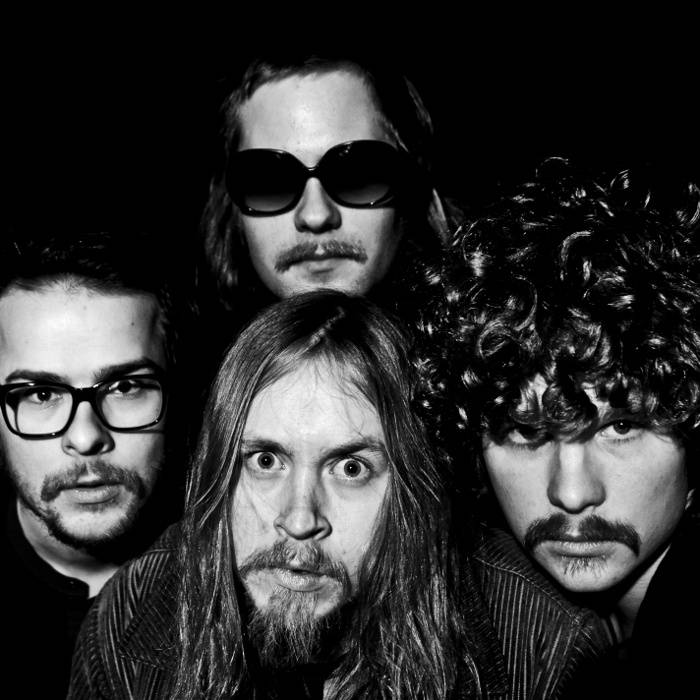 LIVE: Death Hawks a Madhouse Express: Kus umění na strahovské Sedmičce