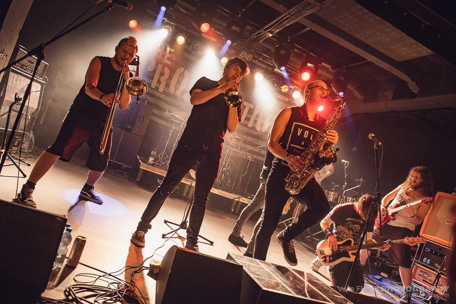 LIVE: Jarní Mighty Sounds: tvrdá muzika ovládla MeetFactory, hráli Acidez, Just War i Vladimir 518