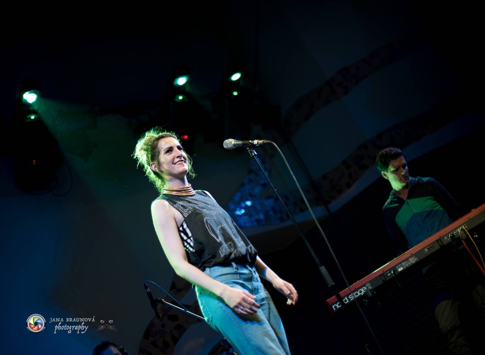 LIVE: KLARA. je na pódiu jako doma. V Plzni došlo na tanec, křest i Justina Biebera