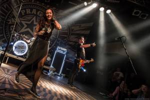 LIVE: Prague Conspiracy na křtu desky sršeli energií, Imodium vzdali hold zesnulým legendám