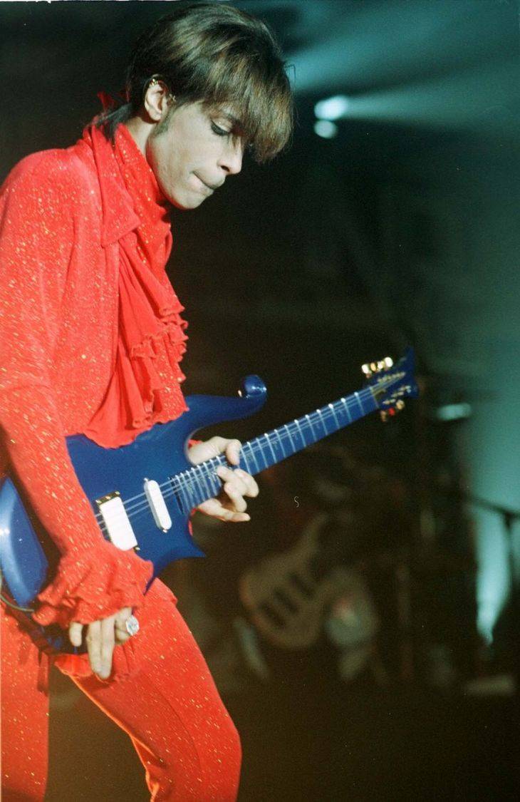 RETRO: Prince předvedl v New Yorku v roce 1998 Jam Of The Year. Byli u toho Roman Holý a Zdeněk Suchý