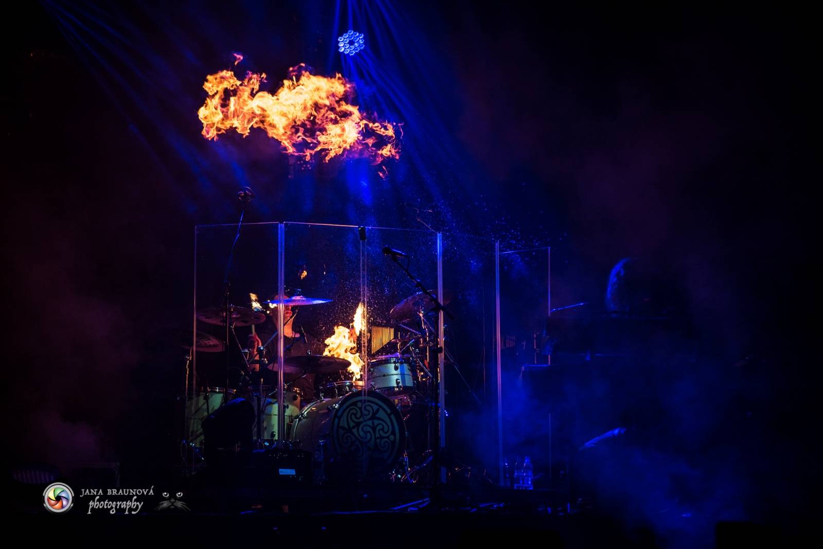 Gregorian s Amelií Brightman přivezli do Prahy světové hity, světelnou show i oheň