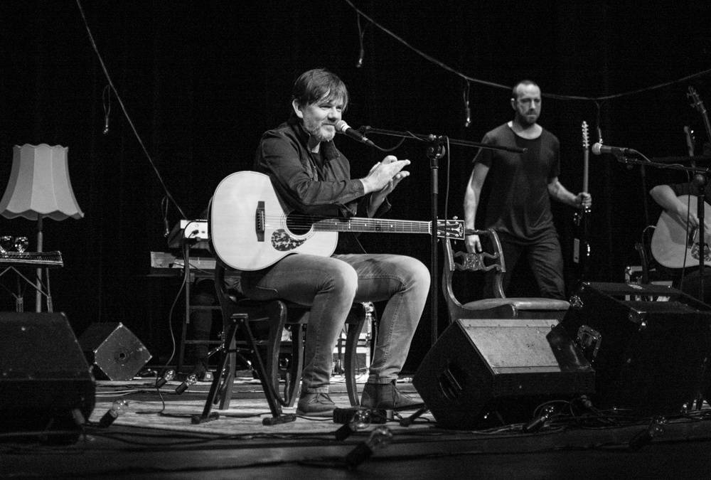 LIVE: Michal Hrůza ve Švandově divadle trpělivě odpovídal na dotazy diváků