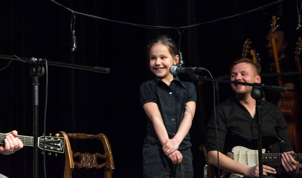 LIVE: Michal Hrůza ve Švandově divadle trpělivě odpovídal na dotazy diváků