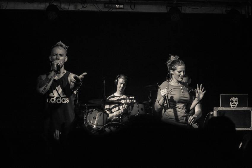 LIVE: Skyline málem zbourali vyprodanou loď Cargo Gallery