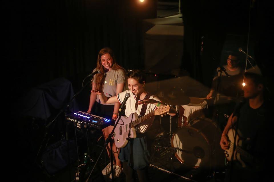 LIVE: Frankie Cosmos a Porches za(u)jati ve vlastním mikrosvětě