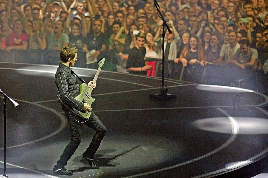 LIVE: Muse si v Praze na otáčivém pódiu opět vybojovali titul: Nejlepší koncertní kapela současnosti