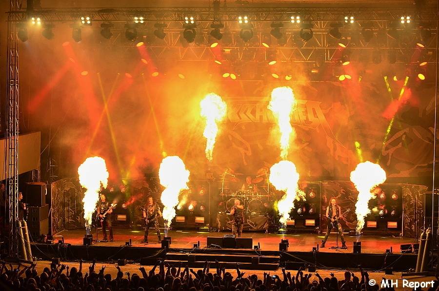 LIVE: Vrcholy Metalfestu v Plzni: metalová Xena Floor Jansen táhla Nightwish, Udo Dirkschneider nestárne