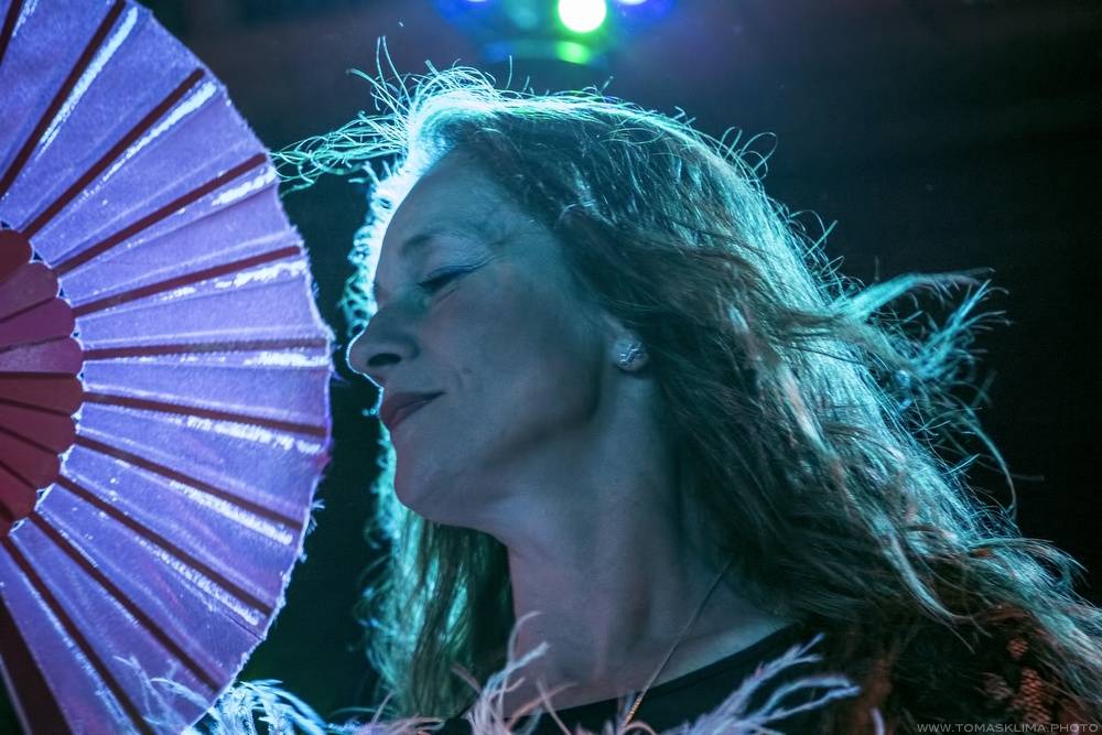 LIVE: Sto zvířat v horku zchladilo Pražany hity i humorem. Směly se sundavat podprsenky!