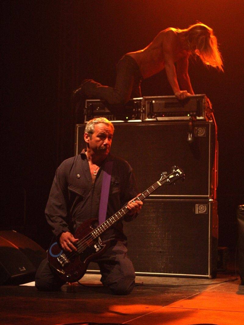 RETRO: Iggy Pop se v Praze v roce 2008 zmítal jako epileptická tanečnice a skákal do lidí