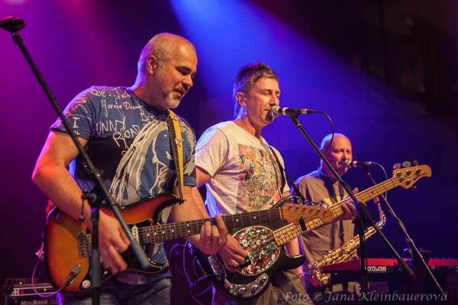 LIVE: Mňága a Žďorp označila Prahu za hlavní město reggae a vzkázala, ať se nebojíme silných