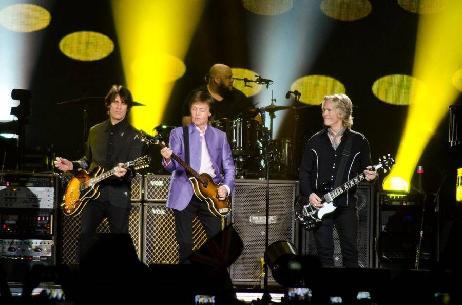 LIVE: Paul McCartney v Praze vzpomínal na Johna Lennona i George Harrisona a zařídil jedno manželství