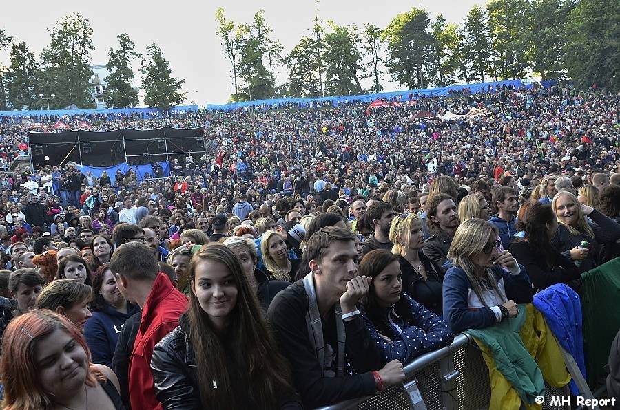LIVE: Třicetiny Lucie v Plzni: Fanoušci při výtečné show jásali tak, že překřičeli i kapelu