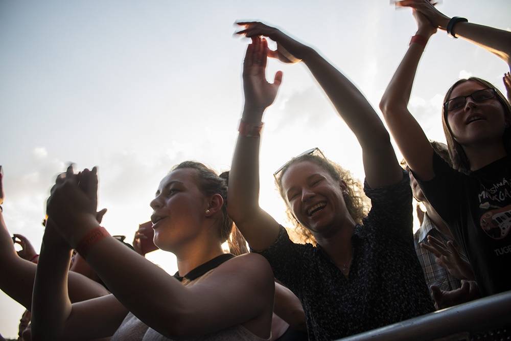 LIVE: Lucie slavila festivalově i v Brně, fanoušci přečkali tropy