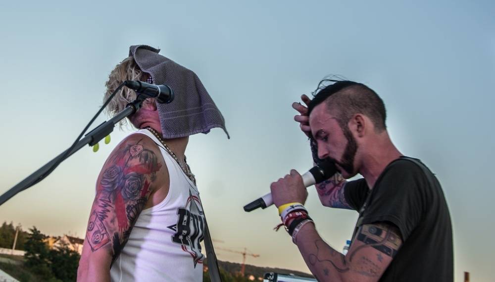 LIVE: Imodium a ukradenÝovoce si na parníku osvojili pražskou Náplavku