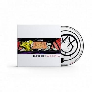 RECENZE: Blink-182 s novým zpěvákem, starým zvukem a plnou nůší nudy